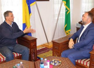 Britvar I Dizdarevic Kahva Sa Muftijom