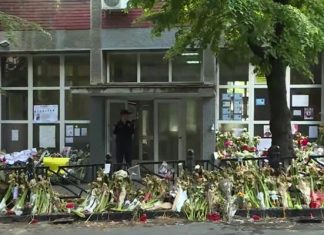 Vladislav Ribnikar Cvijeće Počast žrtvama Masakra