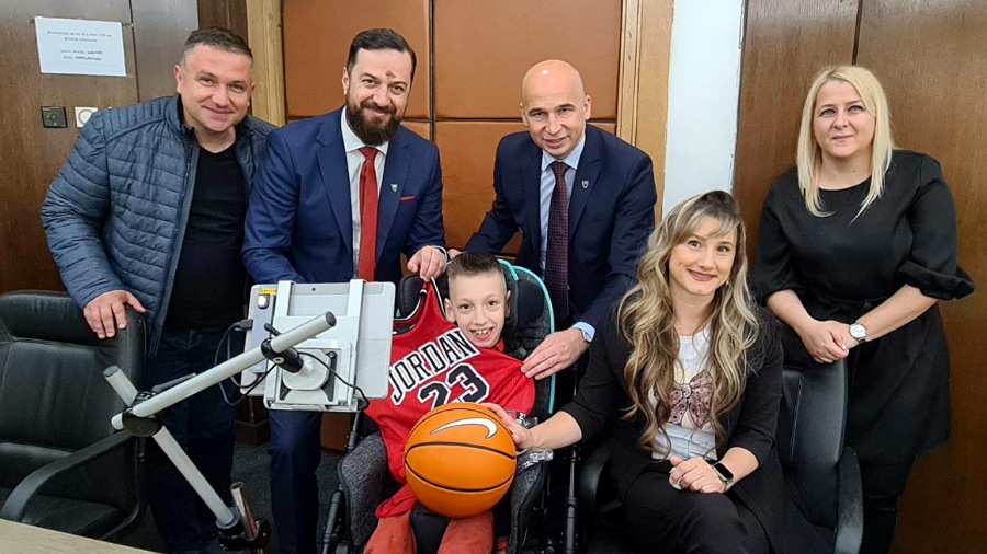 Dječak Imran Posjetio Premijera Pivića