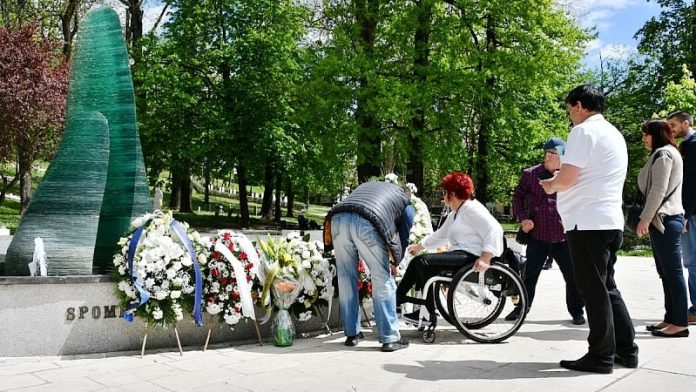 Polaganje Cvijeća U Sarajevu