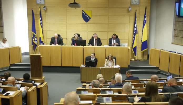 Usvojene izmjene Zakona o PIO-u, visina najniže penzije sada zavisi od godina staža Predstavnički Dom PFBiH