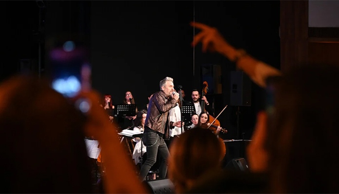 X YU Rock & Movie Music Performance