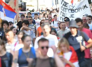 Studenti širom Srbije prikupljaju potpise za vanredne izbore: „Narod želi promjenu“ Protesti Beograd Srbija