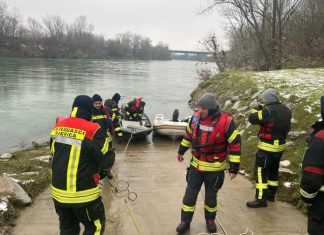 Majka Bacila Dijete U Savu Zagreb Beograd