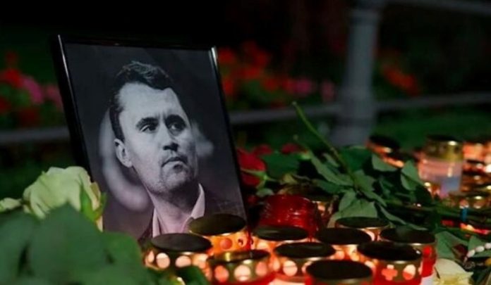 Ljudi Sirom Sad A Ostaju Bez Pos