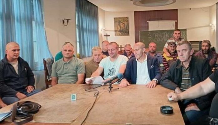 Zenicki Rudari Nastavljaju Straj