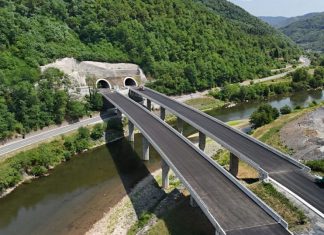 Dionica Poprikuse Nemila Foto Au