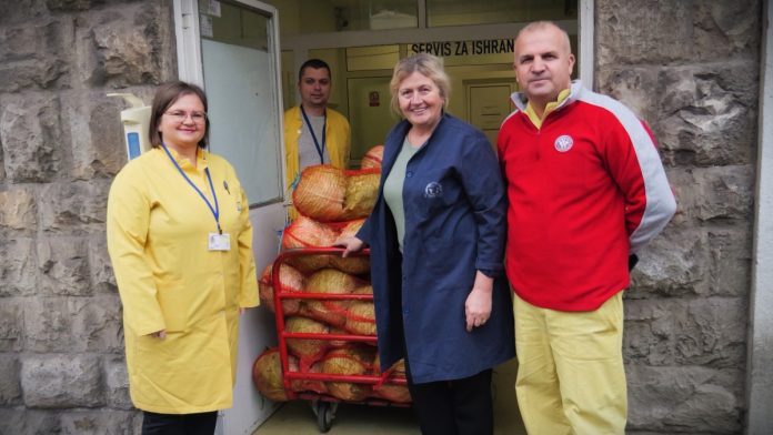 Kantonalna Bolnica Zenica Dobila Donaciju Od Dvije Tone Kupusa Iz Zeničkog Zatvora