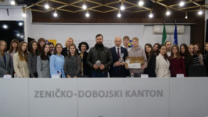 Premijer Pivić Ugostio Učenike Zeničkih škola