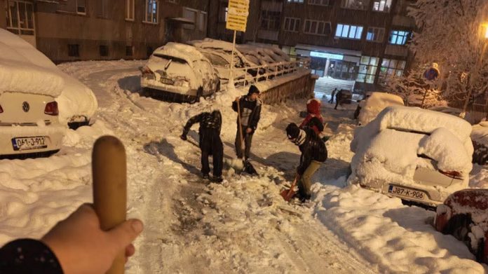 Snijeg I čišćenje Ulice JU Dom Porodica Zenica