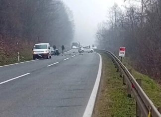 Zbog saobraćajne nesreće obustavljen saobraćaj na magistralnom putu M-17 Kosova – Maglaj